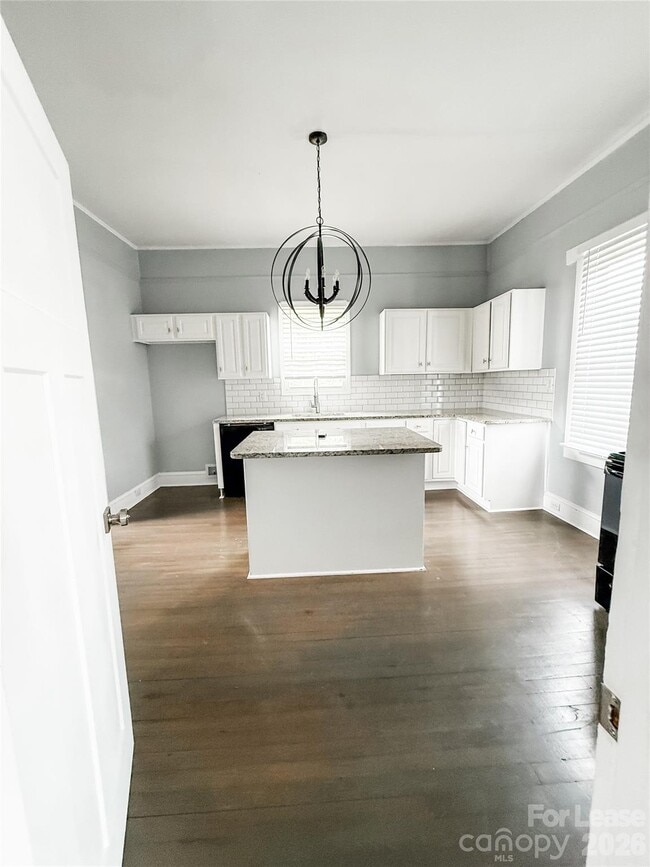 Building Photo - 428 West Ave