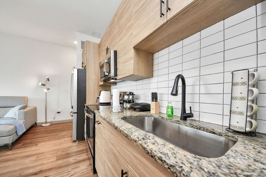 Building Photo - 1111 Shepherd Dr