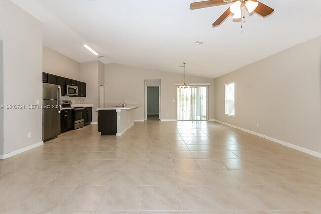 Building Photo - 4522 SW Savona Blvd