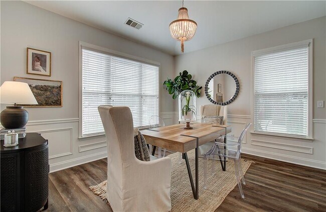 Building Photo - 3822 Carriage House Dr