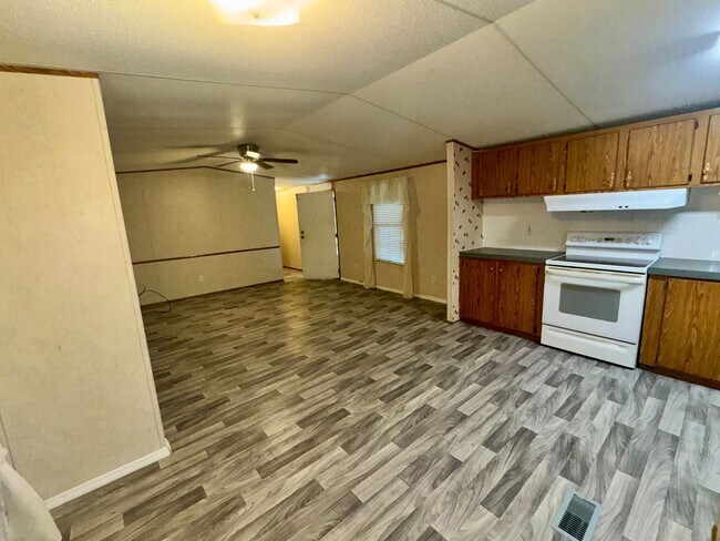 Building Photo - 641 Bayou Dr