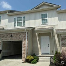 Building Photo - 652 Pippin Dr