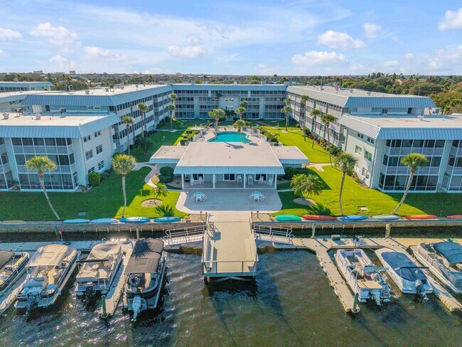 Building Photo - New Smyrna 2BD/2BA Beach Condo in Waterfront Community!