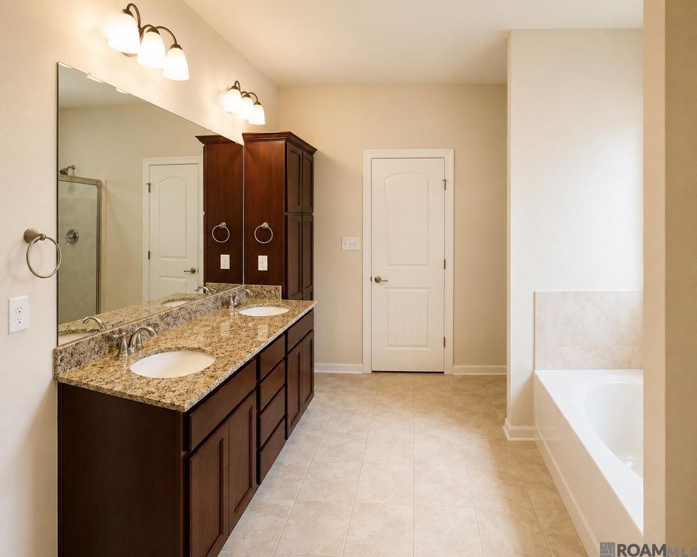Building Photo - 1418 Gardenia Ln