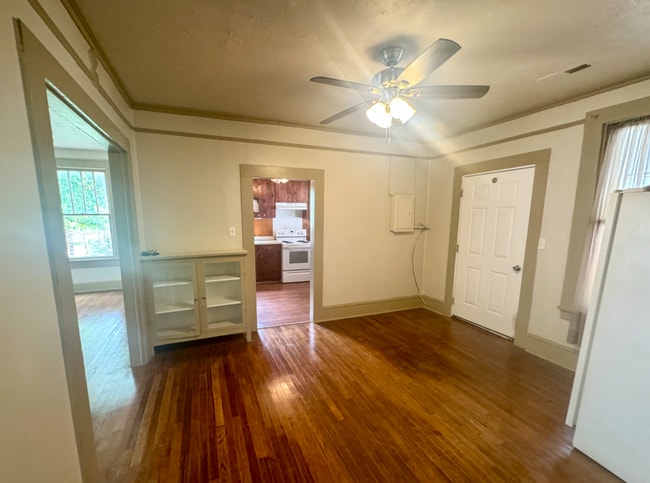 Building Photo - Charming 2 bed & 1 bath home