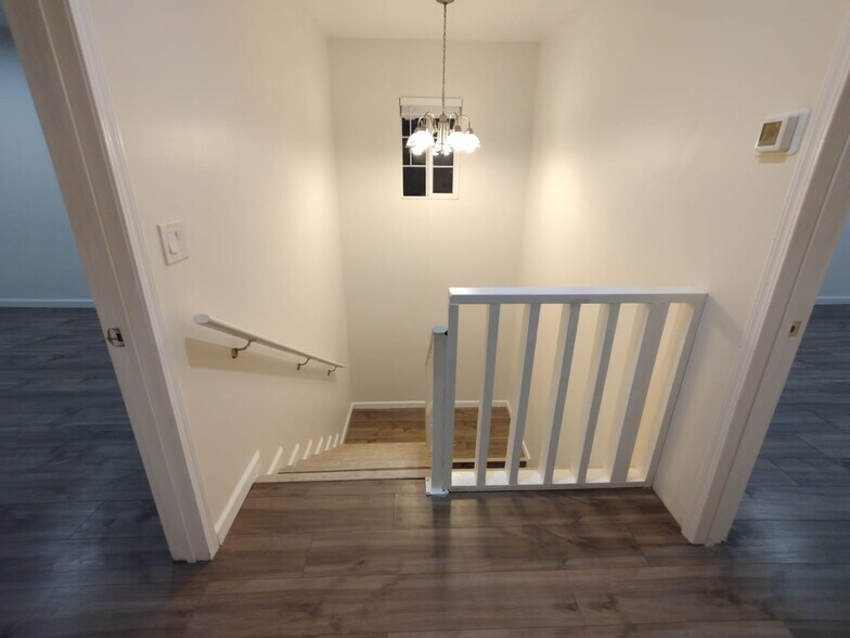Stairway - 5837 Riverton Ave