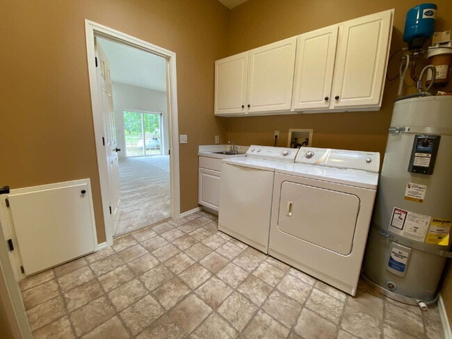 Building Photo - Spacious, Quiet 2-Bedroom Country Home in ...