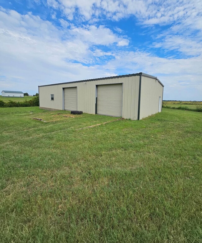 Building Photo - 1229 Co Rd 420