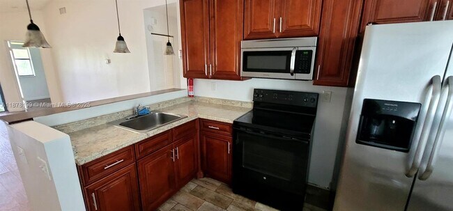 Building Photo - 2531 NW 56th Ave