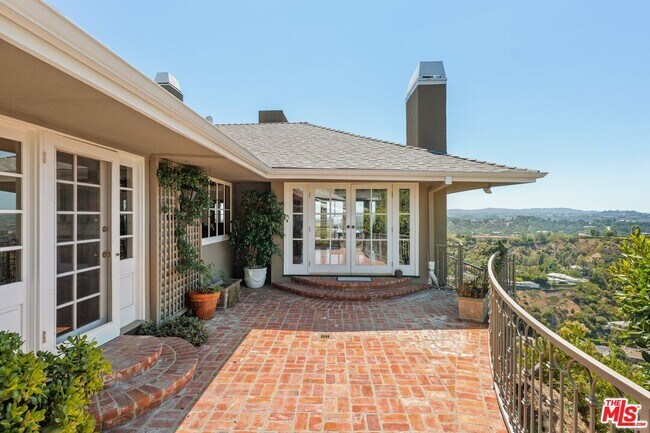 Building Photo - 2317 Kimridge Rd