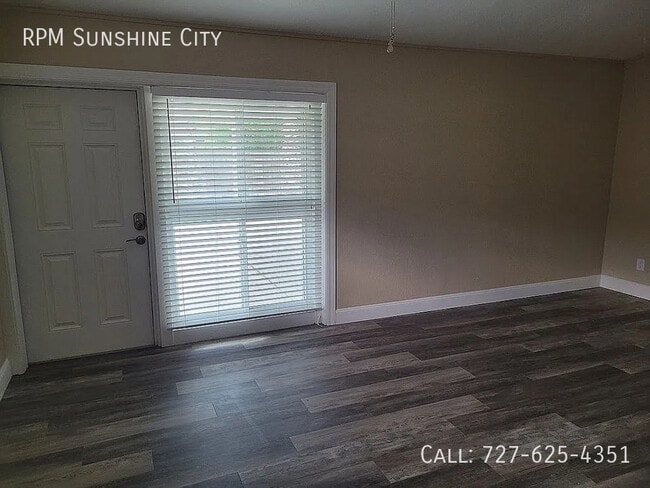 Building Photo - 1628 Pine St