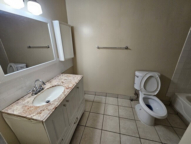 Building Photo - 15218 Shiloh Rd