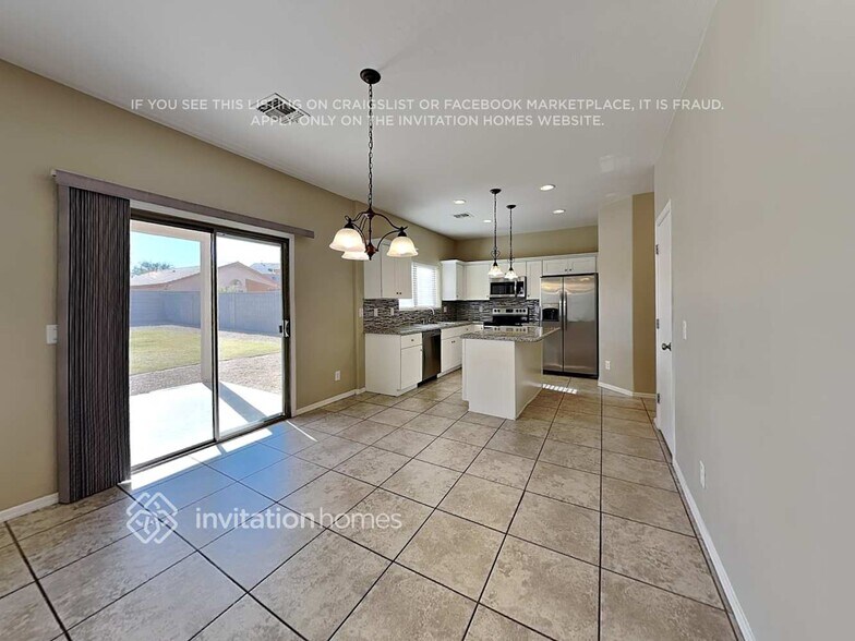 Building Photo - 185 W Desert Vista Trail