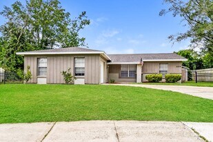 Building Photo - 8379 Locke Ct