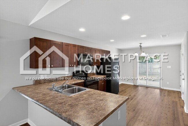 Building Photo - 203 Sedgewick Dr