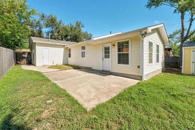 Building Photo - 1603 Berene Ave