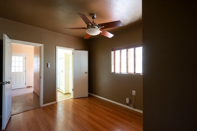 Building Photo - Adorable 1 bedroom in Pomona!