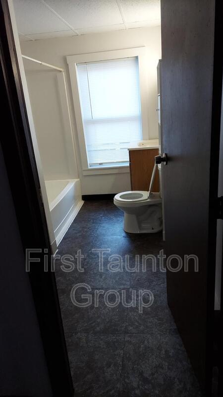 Building Photo - 2 Union St