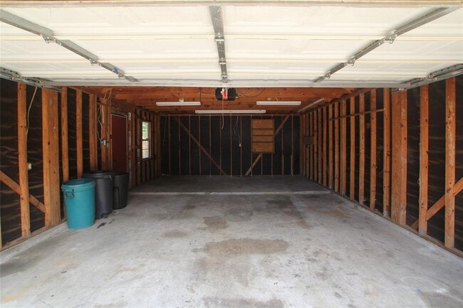 Building Photo - 3438 Brookwood Dr