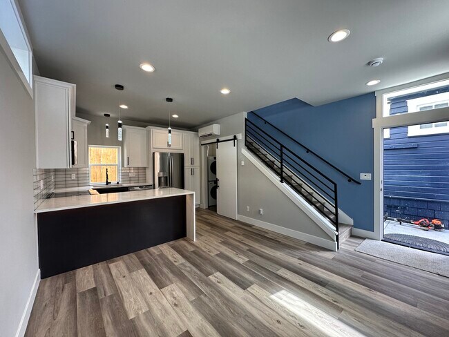 Building Photo - 5509 Brooklyn Ave NE