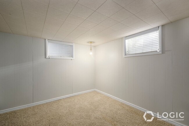 Building Photo - 195 E Roundtoft Dr