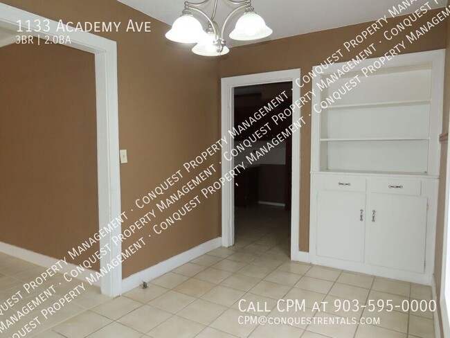 Building Photo - 1133 S Academy Ave