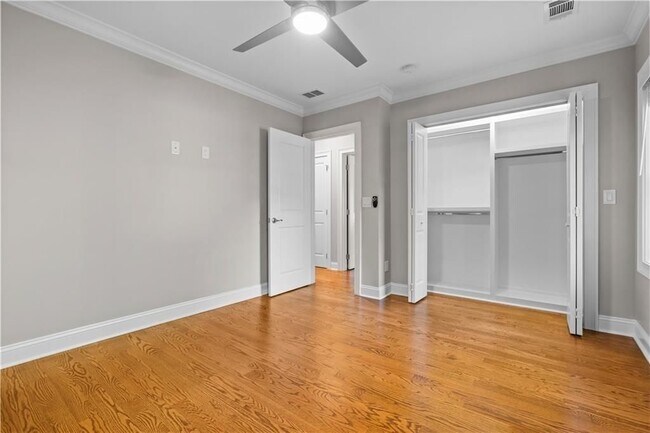 Building Photo - 1841 Gainsborough Dr