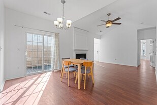 Building Photo - 4 Maravista Ave