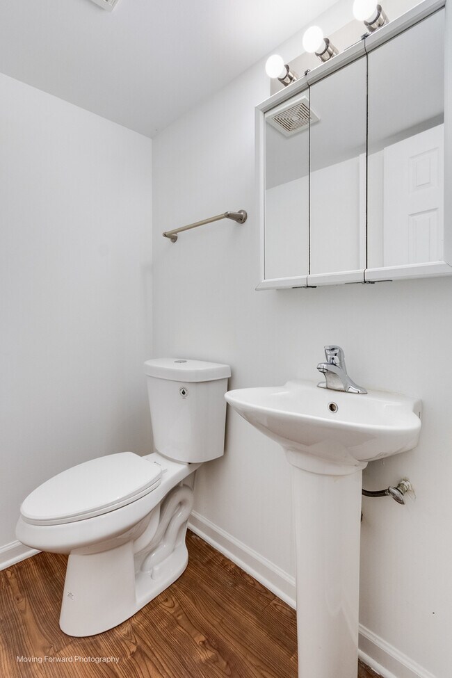 Building Photo - 1020 Prairie View Ct