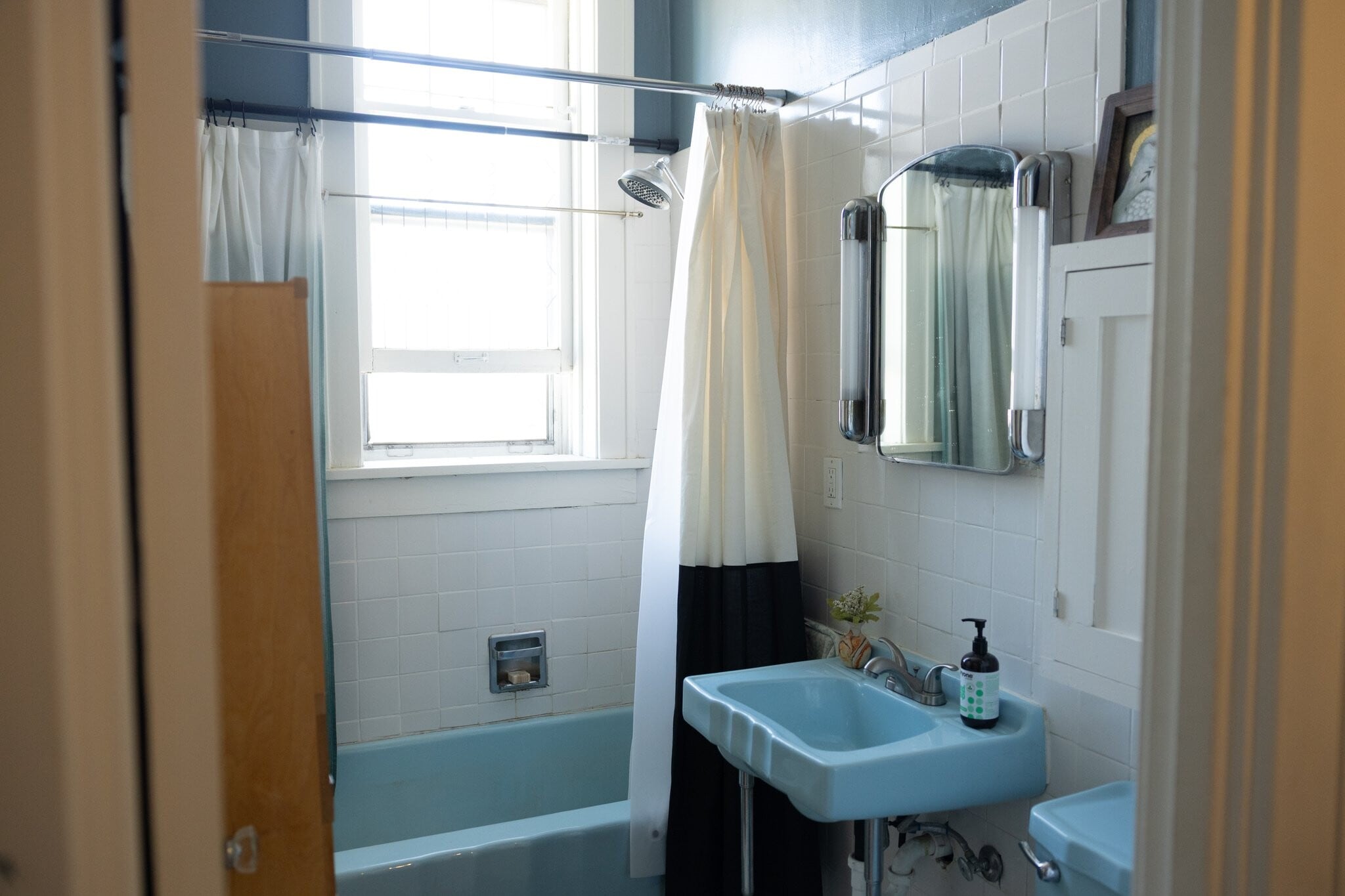 Building Photo - 1216 Powderhorn Terrace