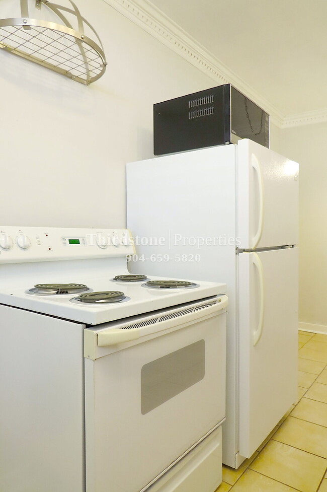 Building Photo - 2853 Lydia St