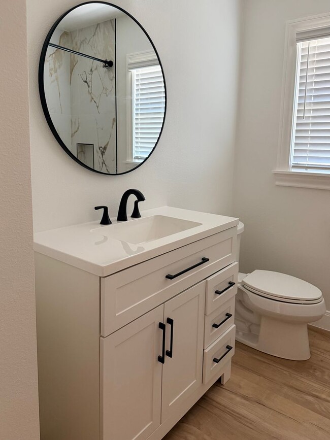 Building Photo - Beautiful Newly Remodeled Home