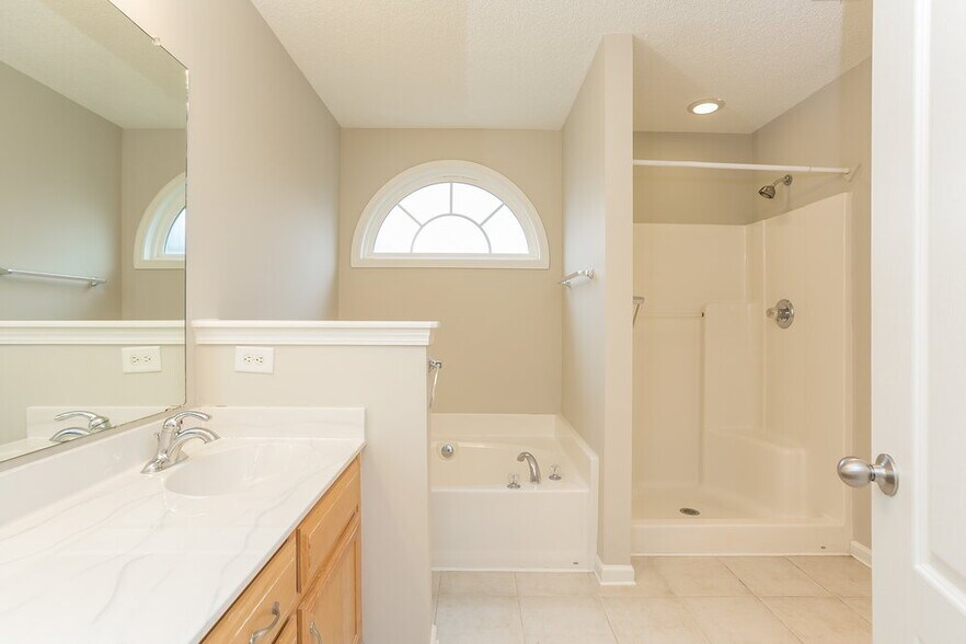 Building Photo - 3028 Lincoln Log Way