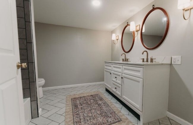 Building Photo - Beautiful Home!