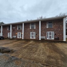 Building Photo - 2/1.5 Townhouse with Water, Trash, Sewer, ...