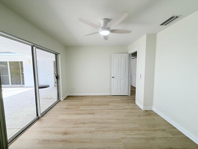 Building Photo - 6104 Red Oak Ct