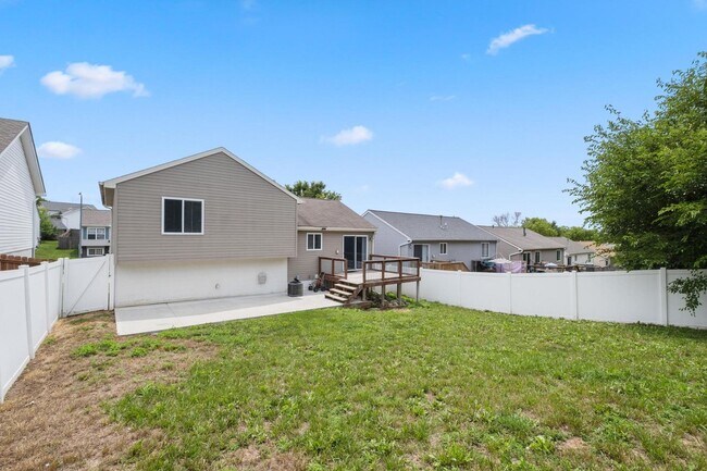 Building Photo - WELCOME HOME!