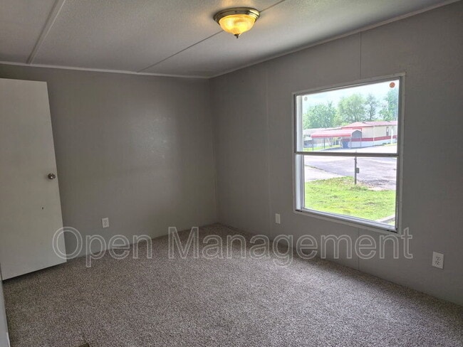 Building Photo - 4511 Dirt Rd