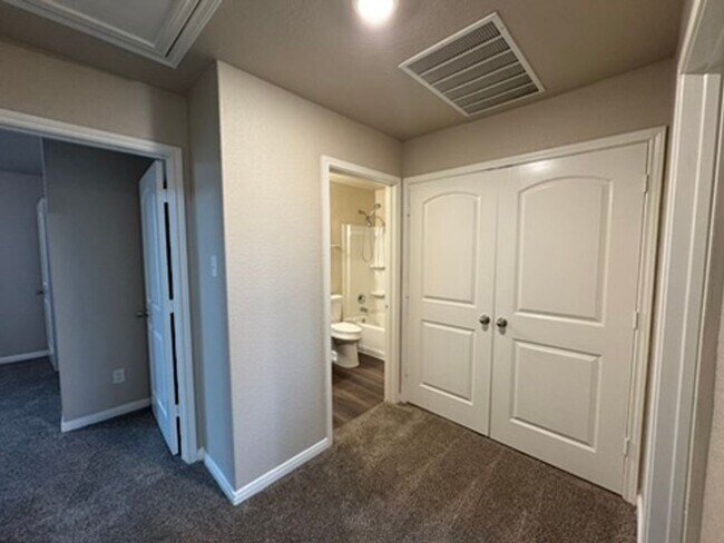 Building Photo - 3-Bedroom Home in Southeast San Antonio with Spacious Backyard & Open Layout