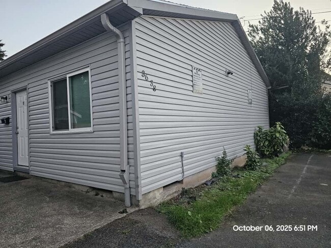 Building Photo - 36 NE Lombard St