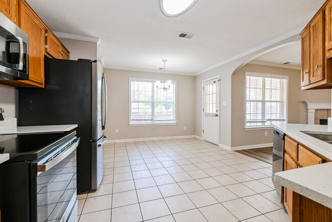 Building Photo - 1337 Pendulum Dr N