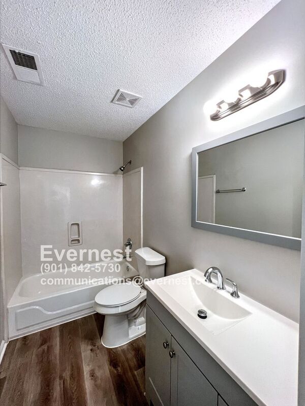 Building Photo - 9880 Seminole Dr