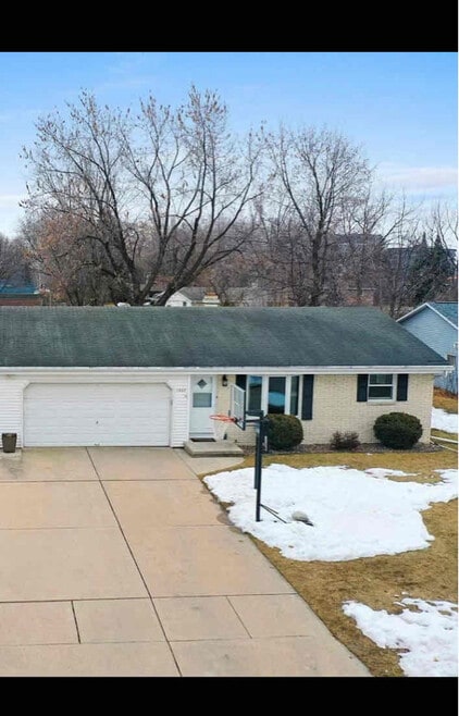 Building Photo - 1827 Sahara Ct