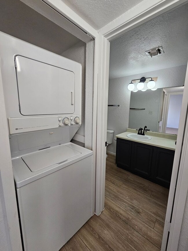 Building Photo - 1 Bedroom Condo - Old Town Scottsdale/ASU ...