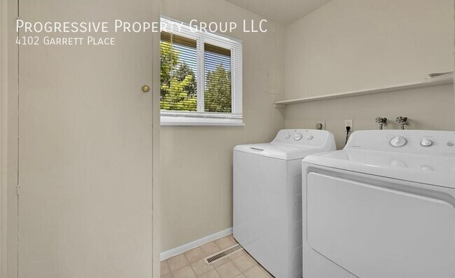 Building Photo - 4102 Garrett Pl