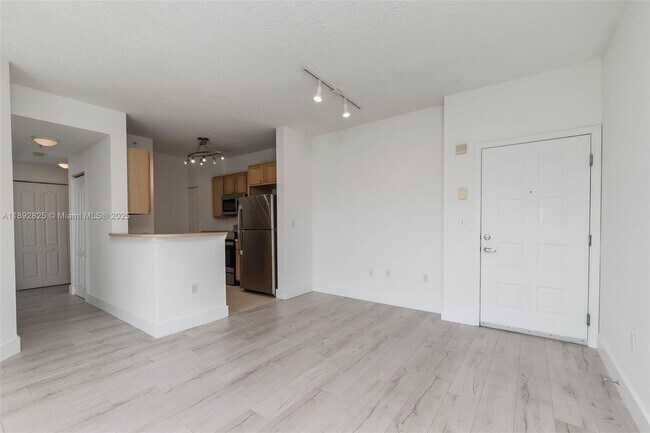 Building Photo - 6001 SW 70th St