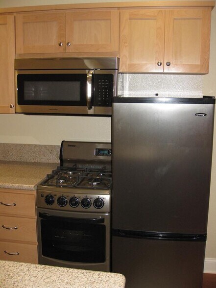 Building Photo - 6181 Covington Way