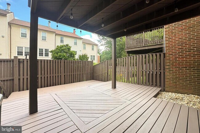 Building Photo - 9630 Sutton Green Ct