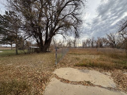 Building Photo - 2 bedroom 1 Bath In Longmont Available NOW!