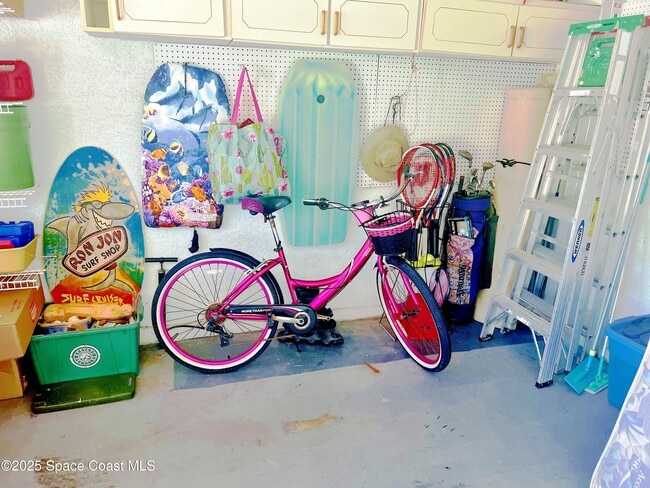 Building Photo - 150 Sandy Shoes Dr